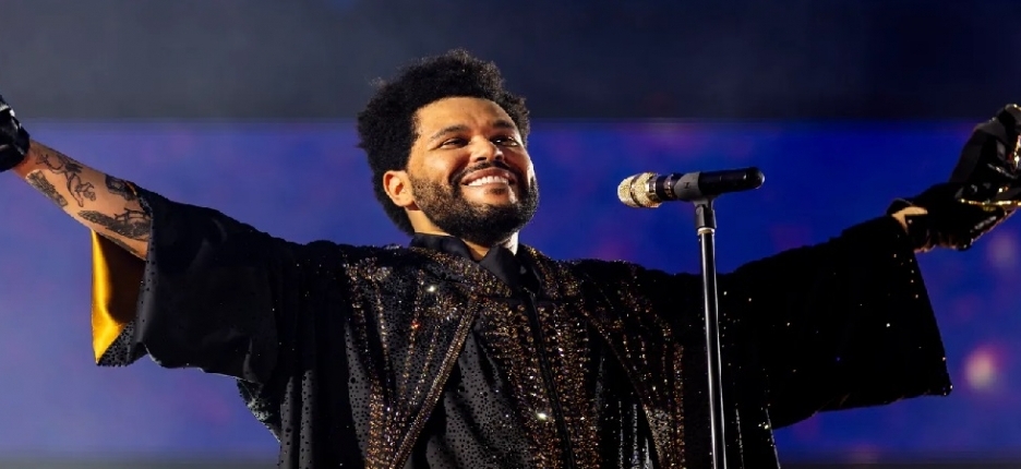 The Weeknd anuncia shows no Brasil para 2026, com Anitta