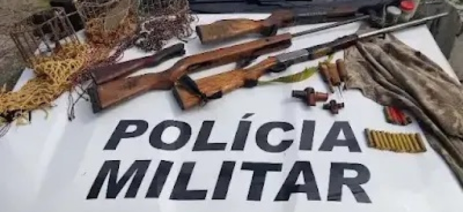 Pol�cia Ambiental apreende arsenal de ca�a e armas em Eldorado-SP