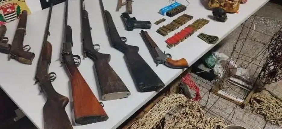 Opera��o contra ca�a ilegal em Jacupiranga termina com homem preso e arsenal apreendido